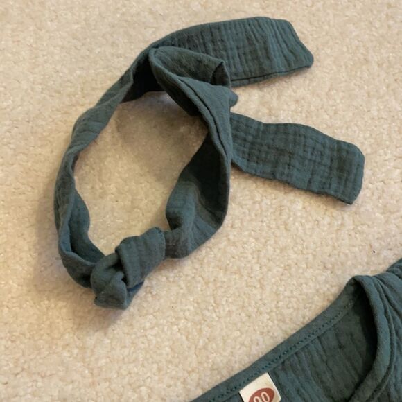 Baby girl green ruffle onesie w/ headpiece 6-9 mo. - Picture 13 of 15